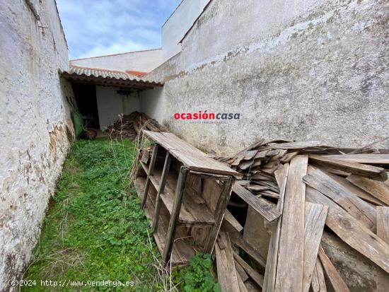 CASA CON TEJADO NUEVO A LA VENTA - CORDOBA