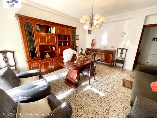 PISO DE 4 HABITACIONES Y DOS BAÑOS CON ASCENSOR Y GARAJE OPCIONAL - ALBACETE