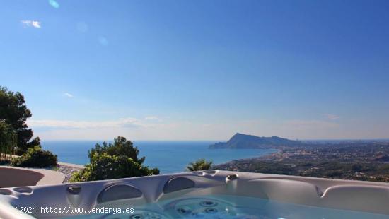 Exclusivo gran apartamento con increibles vistas al mar de Altea - ALICANTE