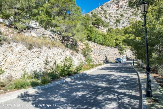 Gran parcela con vistas al mar en Altea Hills - ALICANTE