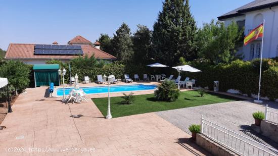 GRAN  CHALET CON PISCINA EN VILLALBILLA, MADRID - MADRID