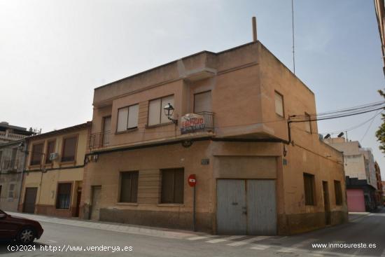 Casa de dos plantas en el centro de Bigastro, zona cerca del Ayuntamiento. - ALICANTE