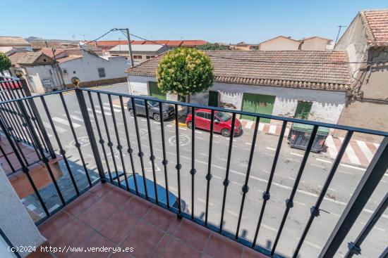 PISO DE TRES DORMITORIOS CON GARAJE EN AMBROZ - GRANADA