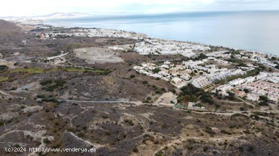 MAGNIFICA PARCELA URBANA EN URBANIZACION DE LUJO - ALMERIA