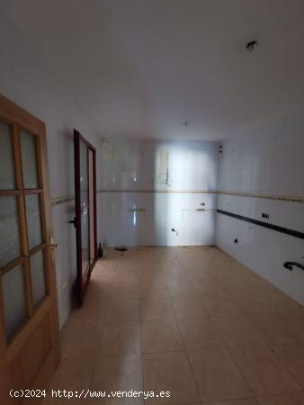 Se vende piso de 3 dormitorios y 2 baños en Olula del Río - ALMERIA