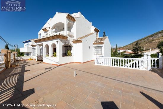 EN ALFACAR: UNA GRAN CASA PARA UNA GRAN FAMILIA - GRANADA