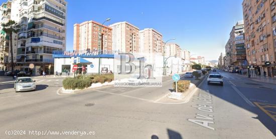  BLANHOGAR VENDE ESTE FABULOSO PISO EN LA AVENIDA DE VELAZQUEZ - MALAGA 