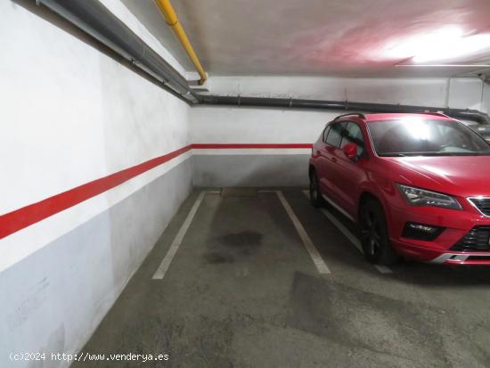 PLAZA DE PARKING EN ALQUILER PARA COCHE PEQUEÑO - BARCELONA