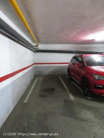 PLAZA DE PARKING EN ALQUILER PARA COCHE PEQUEÑO - BARCELONA