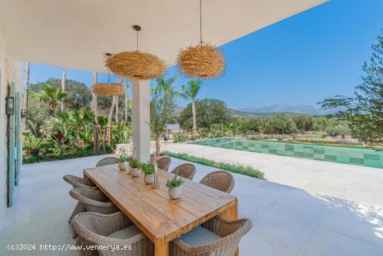 Villa con piscina y vistas despejadas - BALEARES