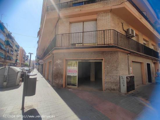 Local esquina con 4 escaparates.- Bergez-Foguerer. - ALICANTE