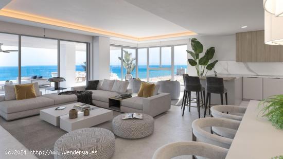 APARTAMENTO DE LUJO 3 DORMITORIOS EN PRIMERA LINEA DE PLAYA EN MALAGA - MALAGA