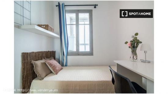 Habitaciones para alquilar en apartamento de 5 dormitorios en Madrid - MADRID