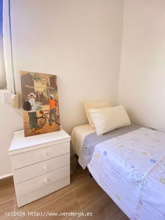 Alquiler de habitaciones en piso de 4 dormitorios en La Malva-Rosa - VALENCIA