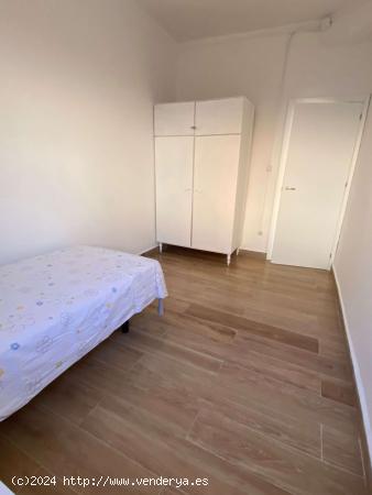 Alquiler de habitaciones en piso de 4 dormitorios en La Malva-Rosa - VALENCIA