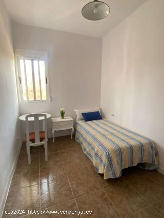  Alquiler de habitaciones en piso de 4 dormitorios en La Malva-Rosa - VALENCIA 