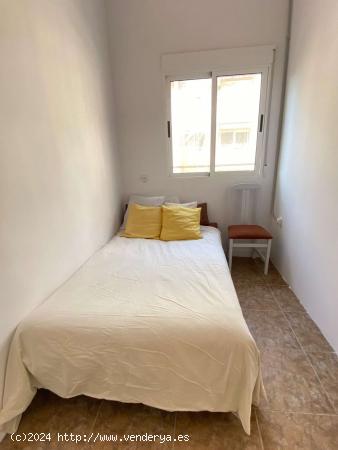 Alquiler de habitaciones en piso de 4 dormitorios en La Malva-Rosa - VALENCIA