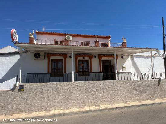 ESTUPENDA VIVIENDA CON NEGOCIO PROPIO - MALAGA