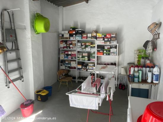 ESTUPENDA VIVIENDA CON NEGOCIO PROPIO - MALAGA