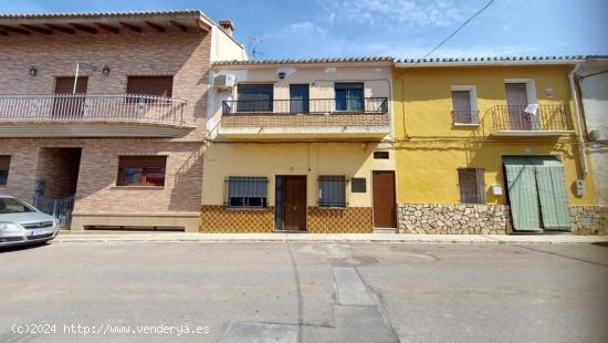 EN YATOVA. VIVIENDA EN BUEN ESTADO Y BIEN UBICADA - VALENCIA