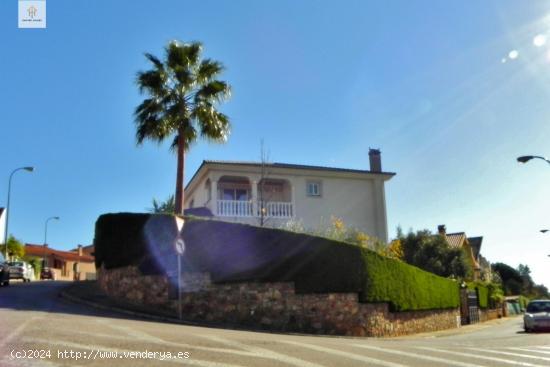 EMPIRE HOMES VENDE Chalet en  La Sierrilla  (Cáceres) - CACERES