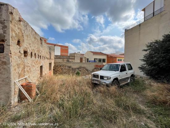 Vendemos solar núcleo urbano Benisano - VALENCIA