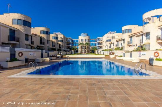 TRIPLEX EN CABO ROIG 150M DEL MAR - ALICANTE