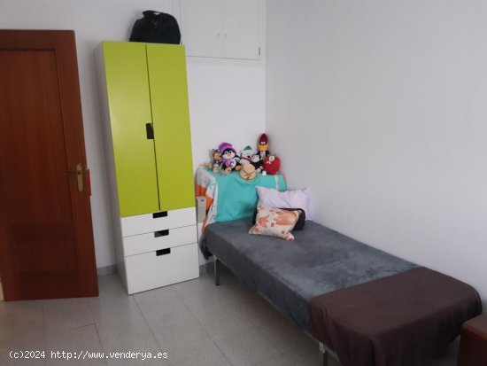 Unifamiliar adosada en venta  en Figueres - Girona