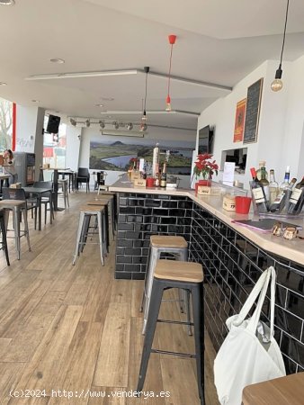 Amplio y moderno Bar- Restaurante en Polígono de Trascueto. Cantabria