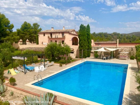 Exclusiva finca con masía, hotel, bodegas y 83 ha de terreno en el Priorat