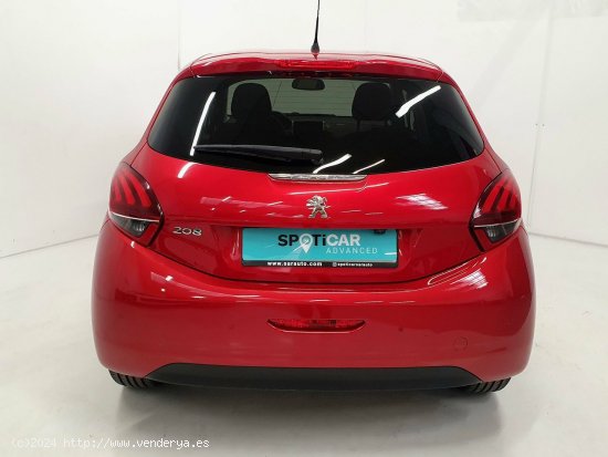 Peugeot 208  5P  1.2L PureTech 60KW (82CV) Signature - SANT FRUITOS DE BAGES