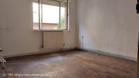  PISO EN VENTA ZONA CANDELARIA, PARA REFORMA/REHABILITACIÓN - ZAMORA 