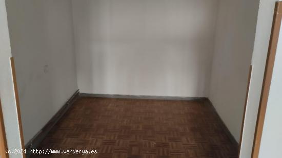 PISO EN VENTA ZONA CANDELARIA, PARA REFORMA/REHABILITACIÓN - ZAMORA