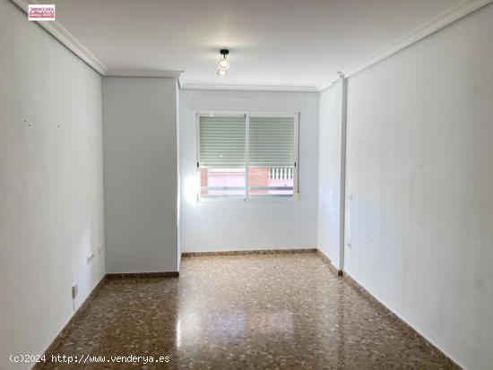 VENTA  DE PISO CON PLAZA DE GARAJE EN SOLLANA.(VALENCIA) - VALENCIA