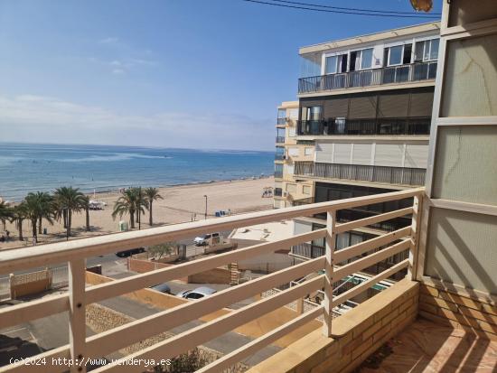  Piso en Primera Línea de Playa en El Campello - Zona Rincon de la Zofra - ALICANTE 