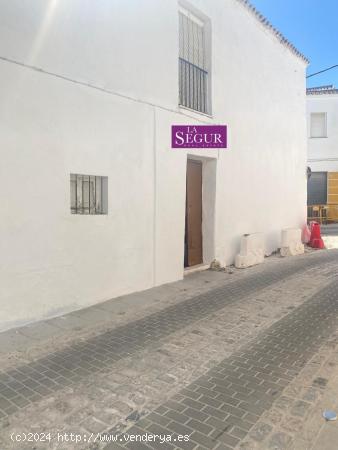 VIVIENDA PARA REFORMAR EN CASCO ANTIGUO - CADIZ