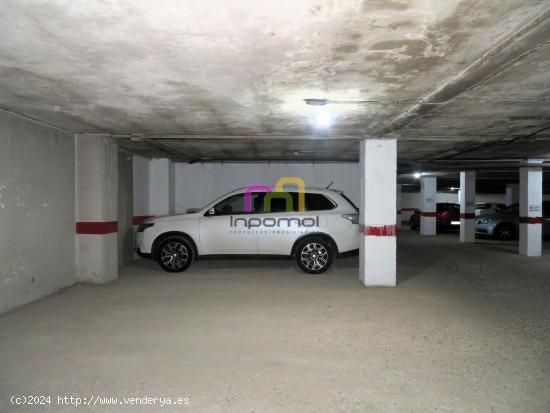 ¡PLAZA DE GARAJE AMPLIA Y FÁCIL EN ALQUILER! - BADAJOZ