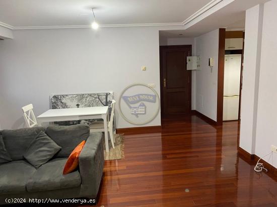 APARTAMENTO SEMINUEVO DE 1 DORMITORIO CON BODEGA EN PLAZA AMÉRICA - PONTEVEDRA