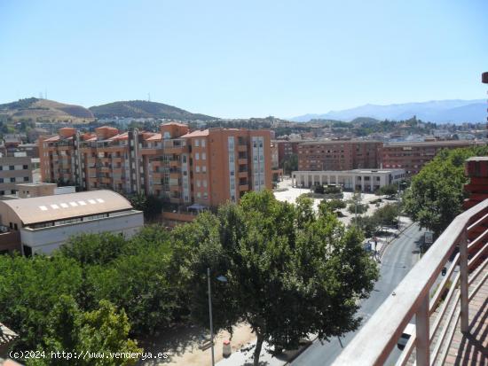 ÁTICO CON VISTAS PANORÁMICAS ÚNICAS INIGUALABLES EN LA ZONA , PISAZO PARA ESTUDIENTES - GRANADA