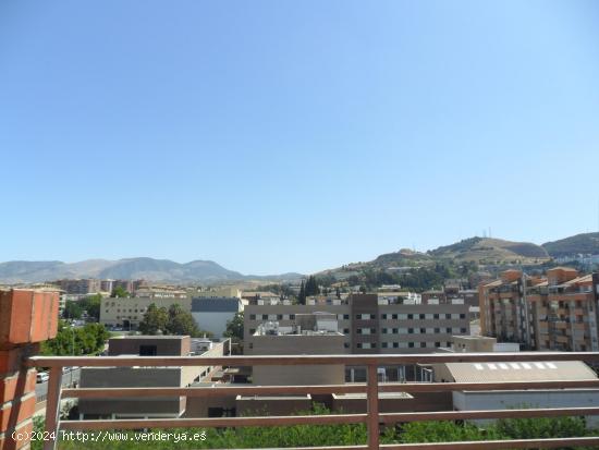 ÁTICO CON VISTAS PANORÁMICAS ÚNICAS INIGUALABLES EN LA ZONA , PISAZO PARA ESTUDIENTES - GRANADA