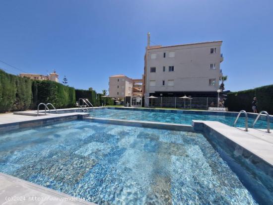 En primera línea del mar, apartamento espacioso, 3 dormitorios, 2 baños, garaje, piscina. - ALICAN