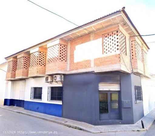 EDIFICIO EN LA RODA,  DE DOS PLANTAS PARA REFORMAR A SU GUSTO - ALBACETE