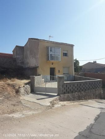 CASA DE SEIS DORMITORIOS EN SERÓN DE NÁJIMA - SORIA