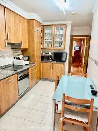 IMPECABLE - AV. FINISTERRE CON RDA. NELLE - 3 DORMITORIOS CON GARAJE Y TRASTERO!!! - A CORUÑA