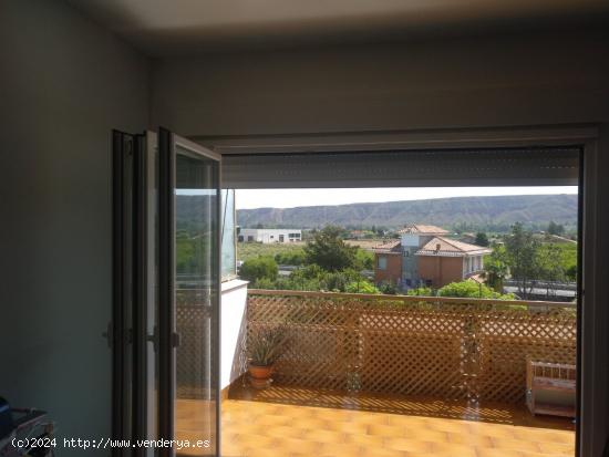 PISO EN VENTA 3 HABITACIONES, TERRAZA, PISCINA, ALBELDA DE IREGUA - LA RIOJA