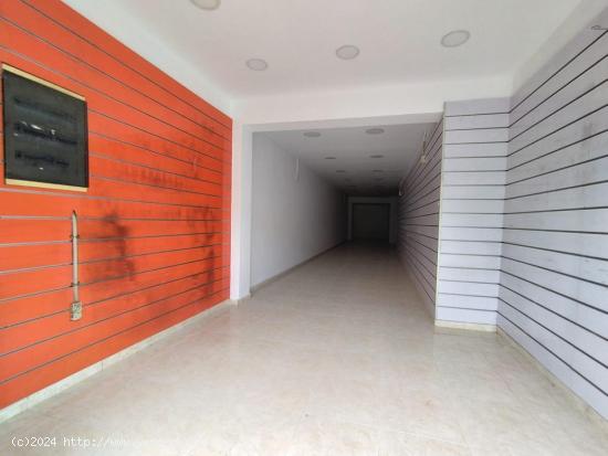 Local comercial de 75 m2 en Horta, calle TAJO - BARCELONA