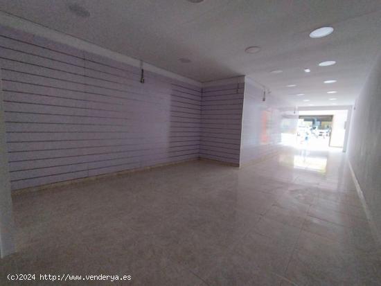 Local comercial de 75 m2 en Horta, calle TAJO - BARCELONA