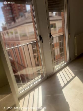 API LUNA VENDE ATICO DUPLEX EN EL CENTRO - ALBACETE