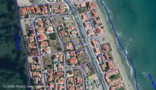 Se vende parcela de 874 m2 en La Manga del Mar Menor junto al Zoco - MURCIA