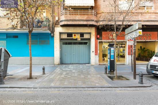 PLAZA DE GARAJE EN PEDRO ANTONIO DE ALARCON - GRANADA